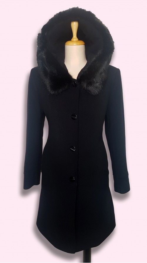 Ibolya kapucnis gyapjúszövet téli kabát fekete